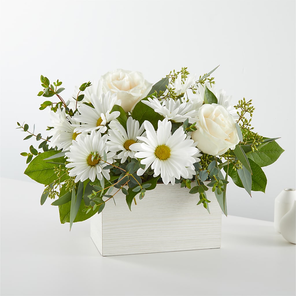 Fresh Linen Box Bouquet – BO'S ACCENT FLOWERS, Middlesboro KY