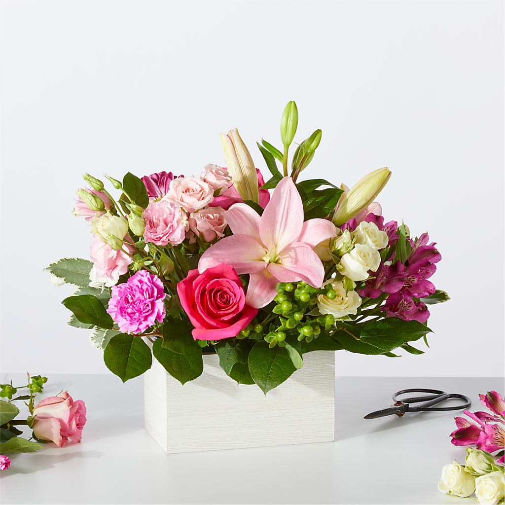Sweetberry Box – A Florist Original – BO'S ACCENT FLOWERS, Middlesboro KY