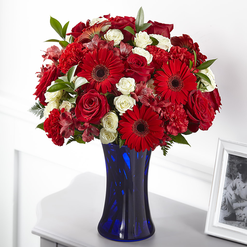 Hearts Embrace Bouquet – BO'S ACCENT FLOWERS, Middlesboro KY