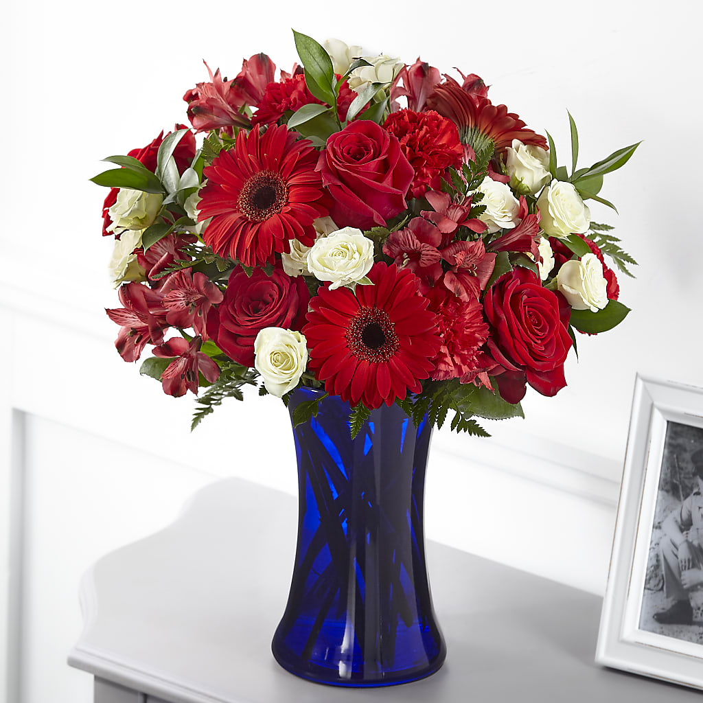 Hearts Embrace Bouquet – BO'S ACCENT FLOWERS, Middlesboro KY