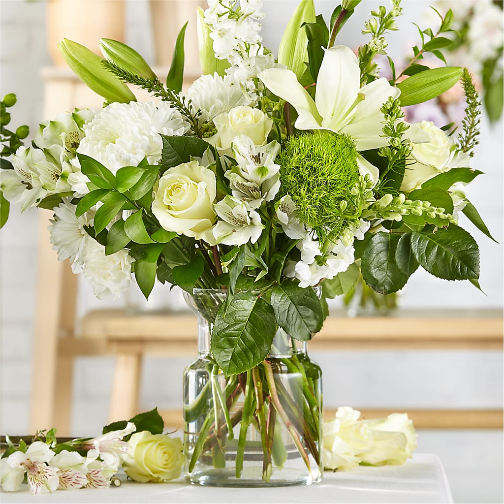 Classic Ivory – A Florist Original – BO'S ACCENT FLOWERS, Middlesboro KY