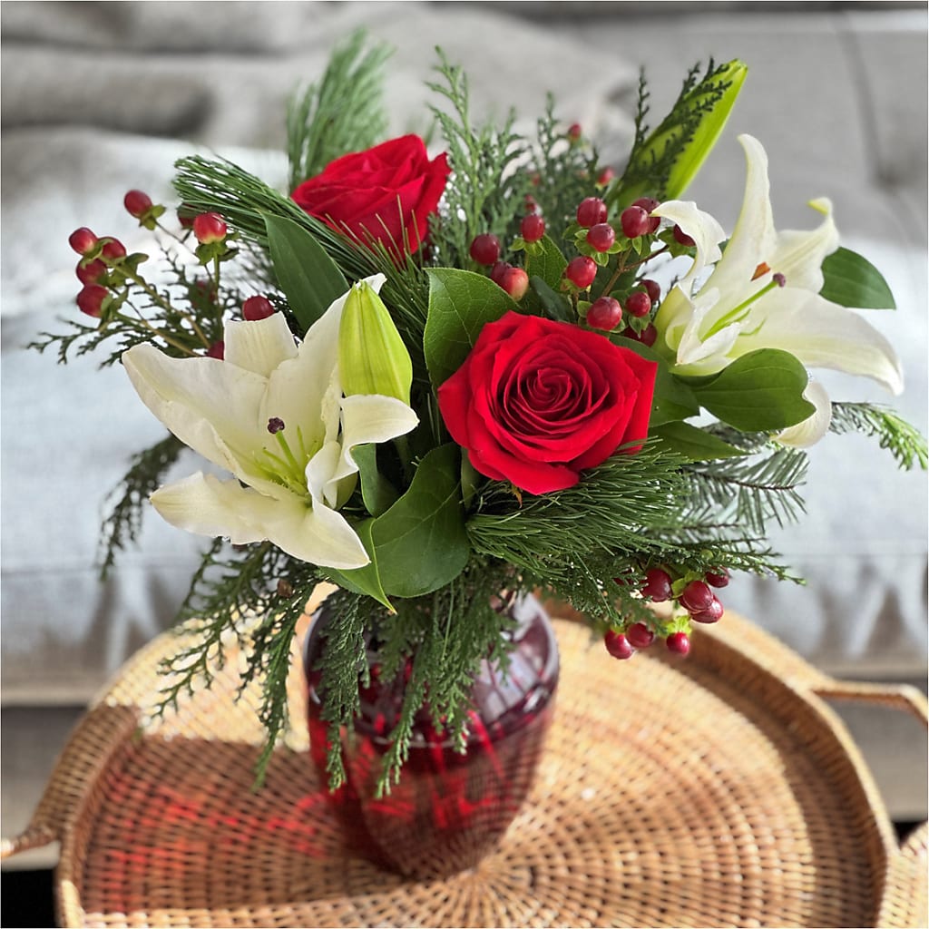 Evergreen Delight Bouquet – BO'S ACCENT FLOWERS, Middlesboro KY