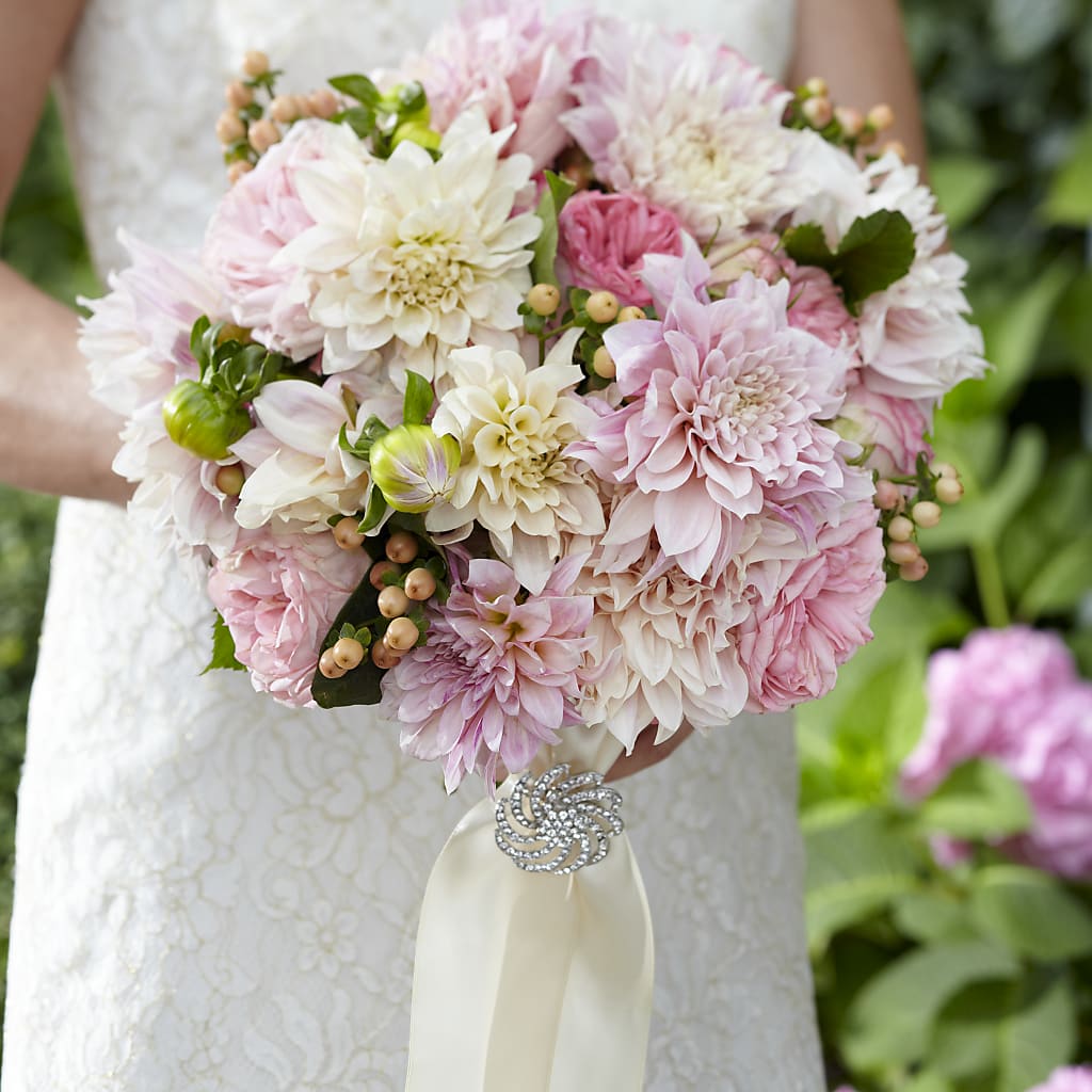 Heart's Promise Bouquet – BO'S ACCENT FLOWERS, Middlesboro KY