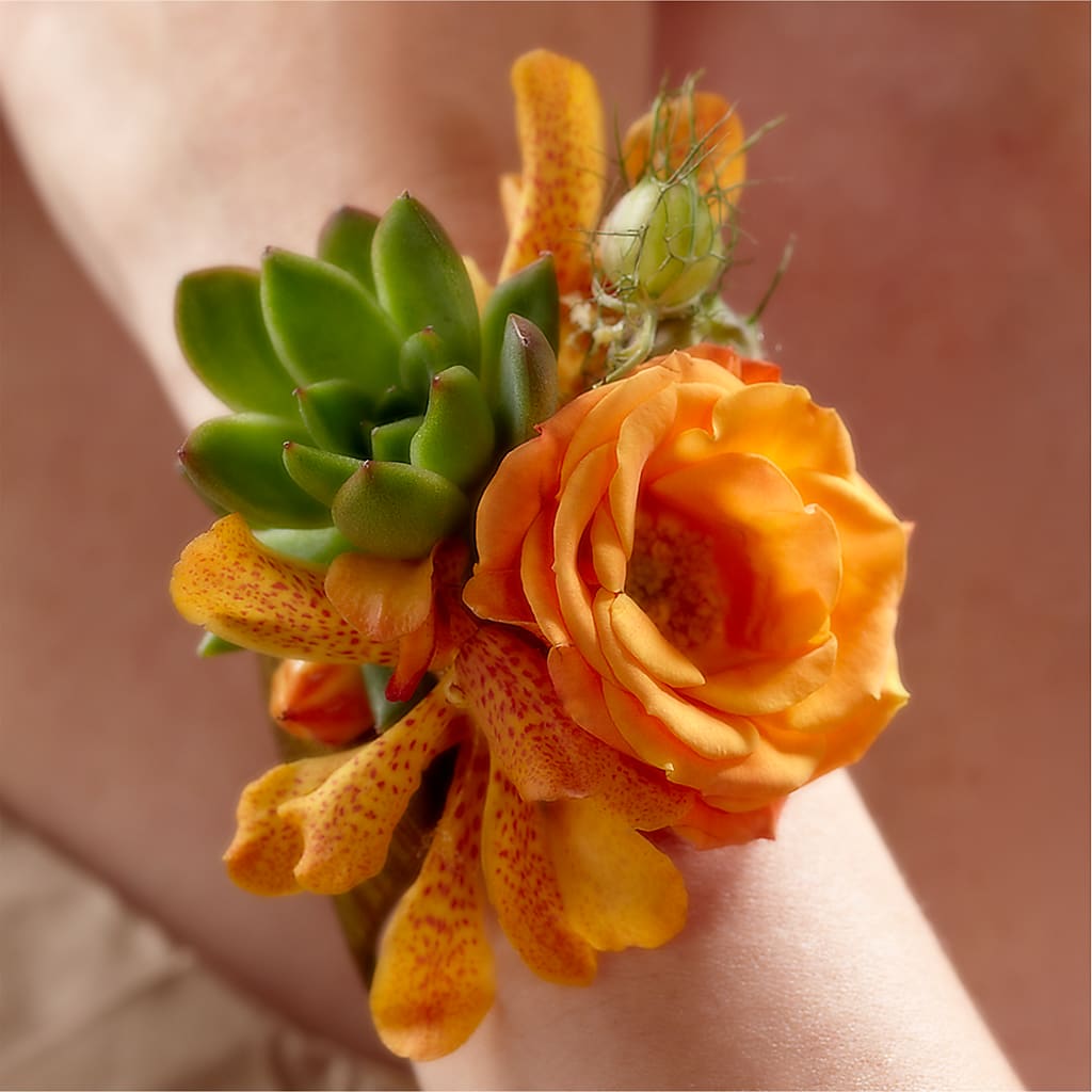 Irresistible Love Wrist Corsage – BO'S ACCENT FLOWERS, Middlesboro KY