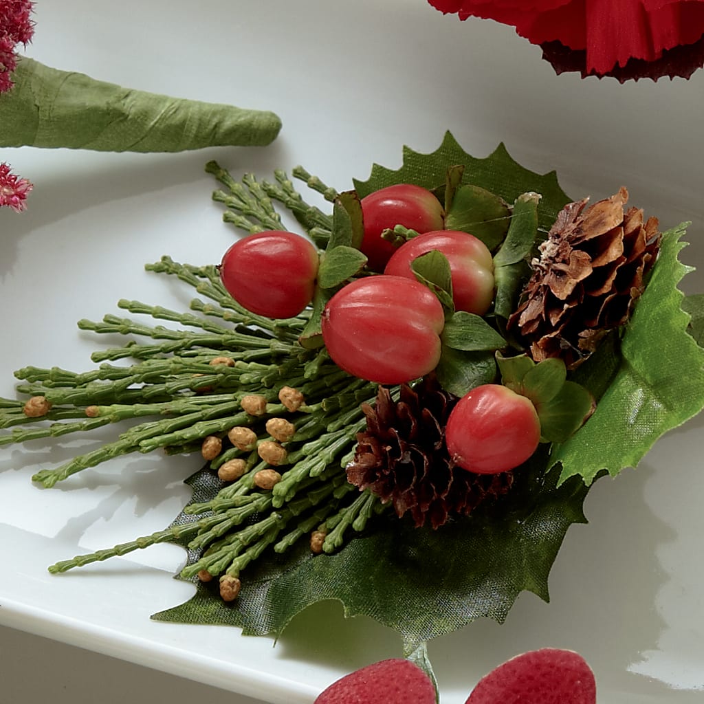 Red Berry Boutonniere – BO'S ACCENT FLOWERS, Middlesboro KY