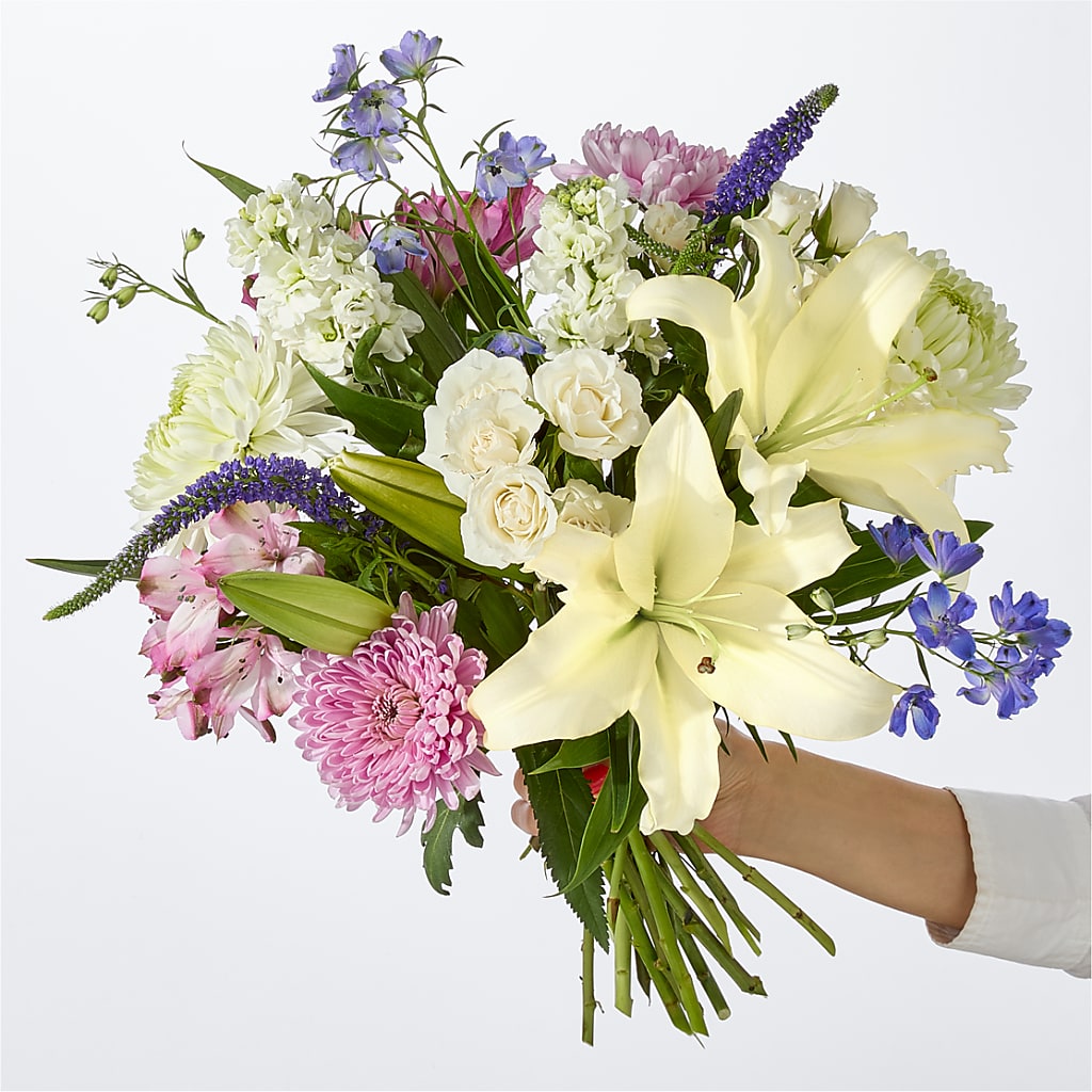 Winter Celebration Bouquet – BO'S ACCENT FLOWERS, Middlesboro KY