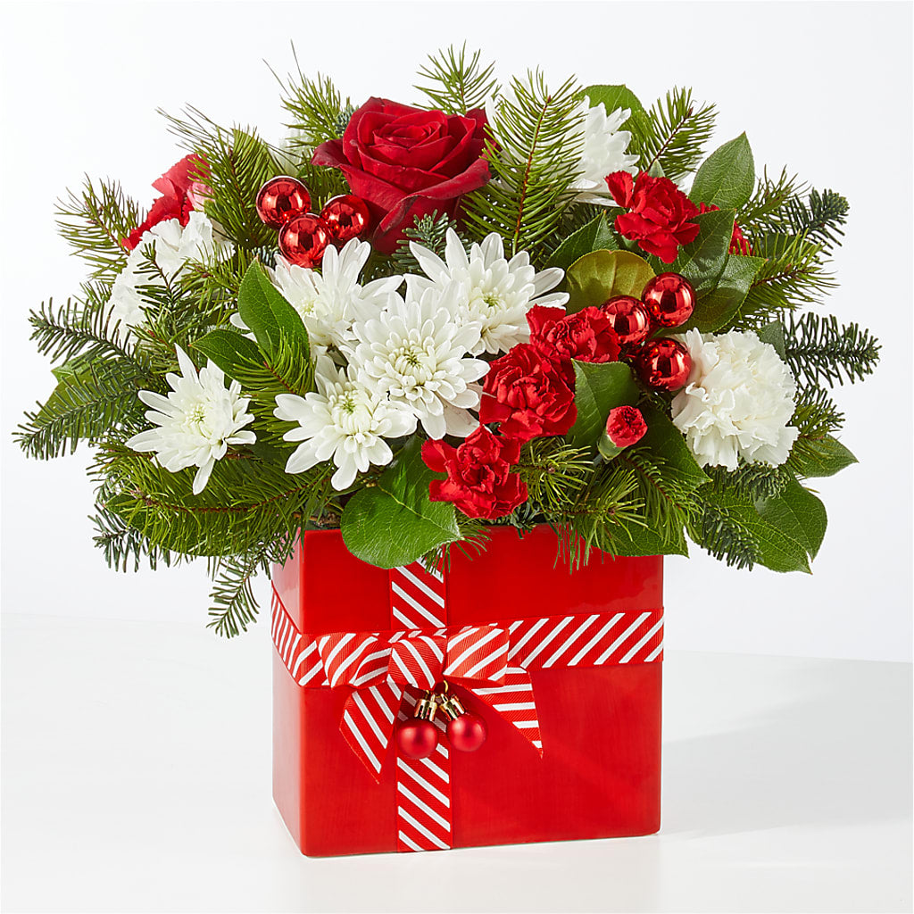 Presents Under the Tree Bouquet – BO'S ACCENT FLOWERS, Middlesboro KY