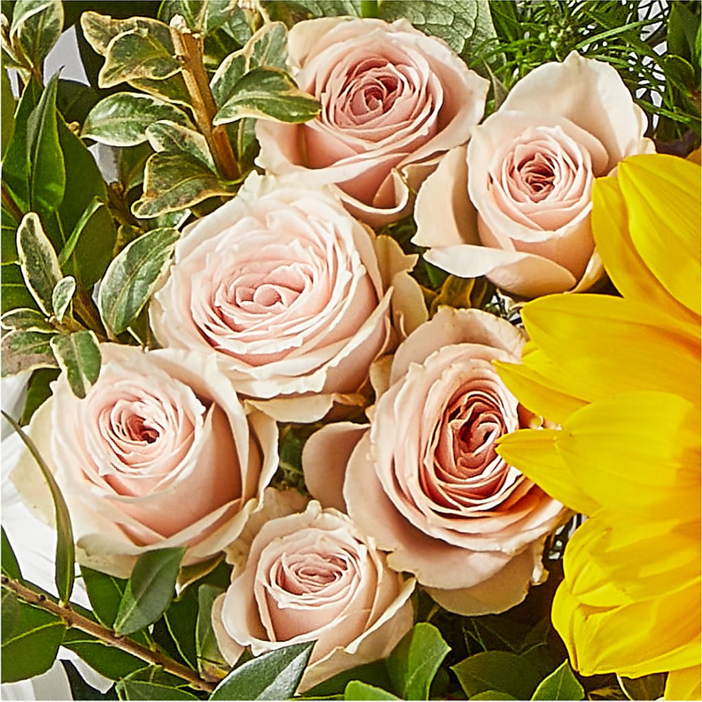 The Good Life Bouquet – BO'S ACCENT FLOWERS, Middlesboro KY