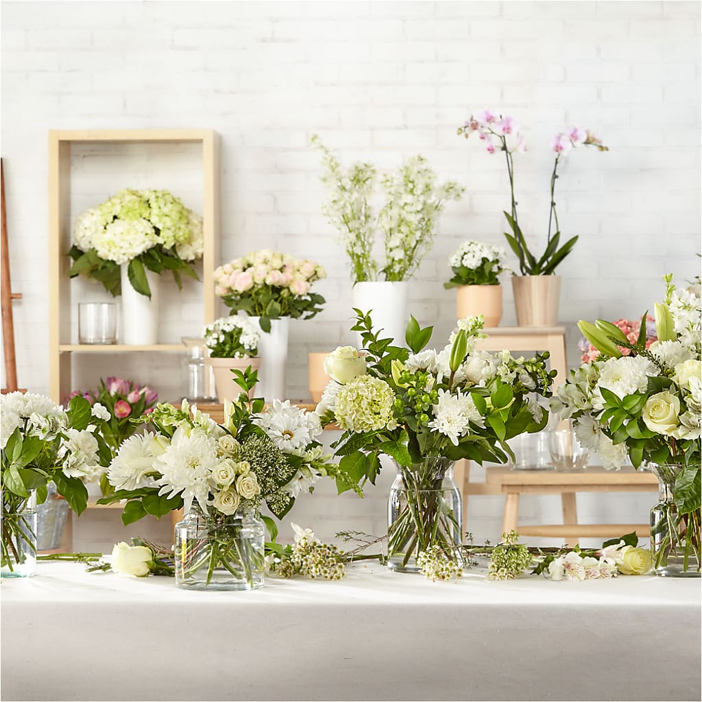 Classic Ivory – A Florist Original – BO'S ACCENT FLOWERS, Middlesboro KY