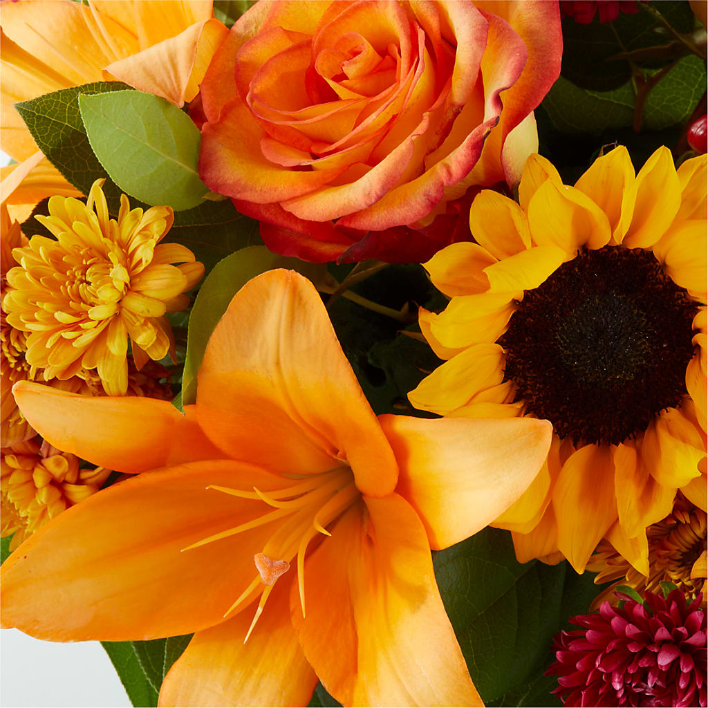 Grateful Centerpiece – BO'S ACCENT FLOWERS, Middlesboro KY