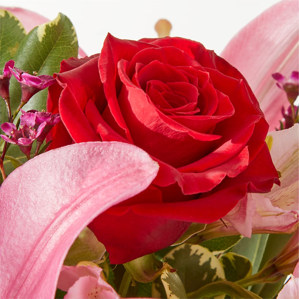Lucky in Love Bouquet – BO'S ACCENT FLOWERS, Middlesboro KY