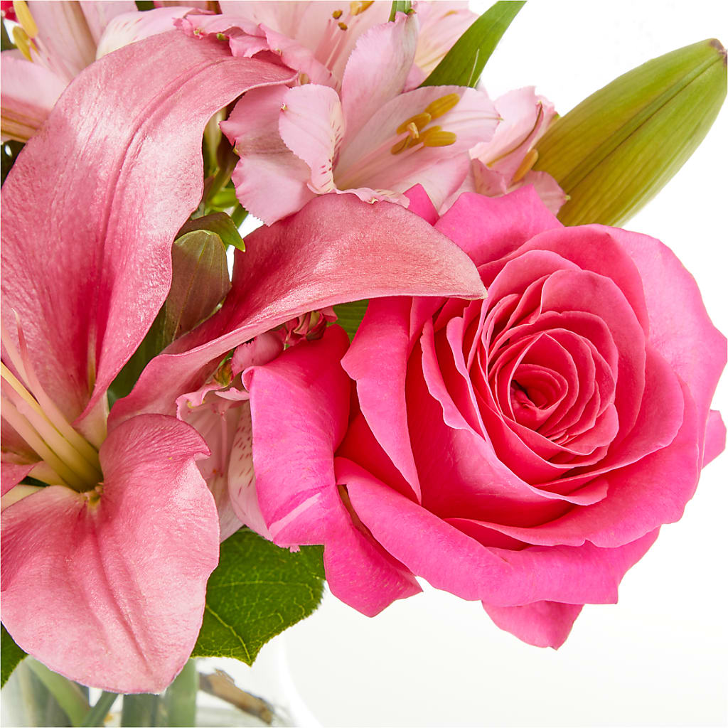 Lots of Love Bouquet – BO'S ACCENT FLOWERS, Middlesboro KY